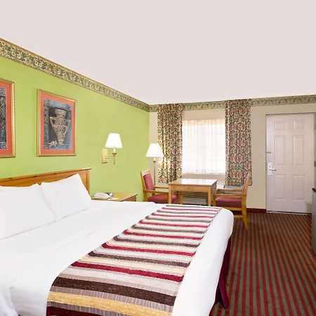 Days Inn & Suites By Wyndham Starkville Luaran gambar