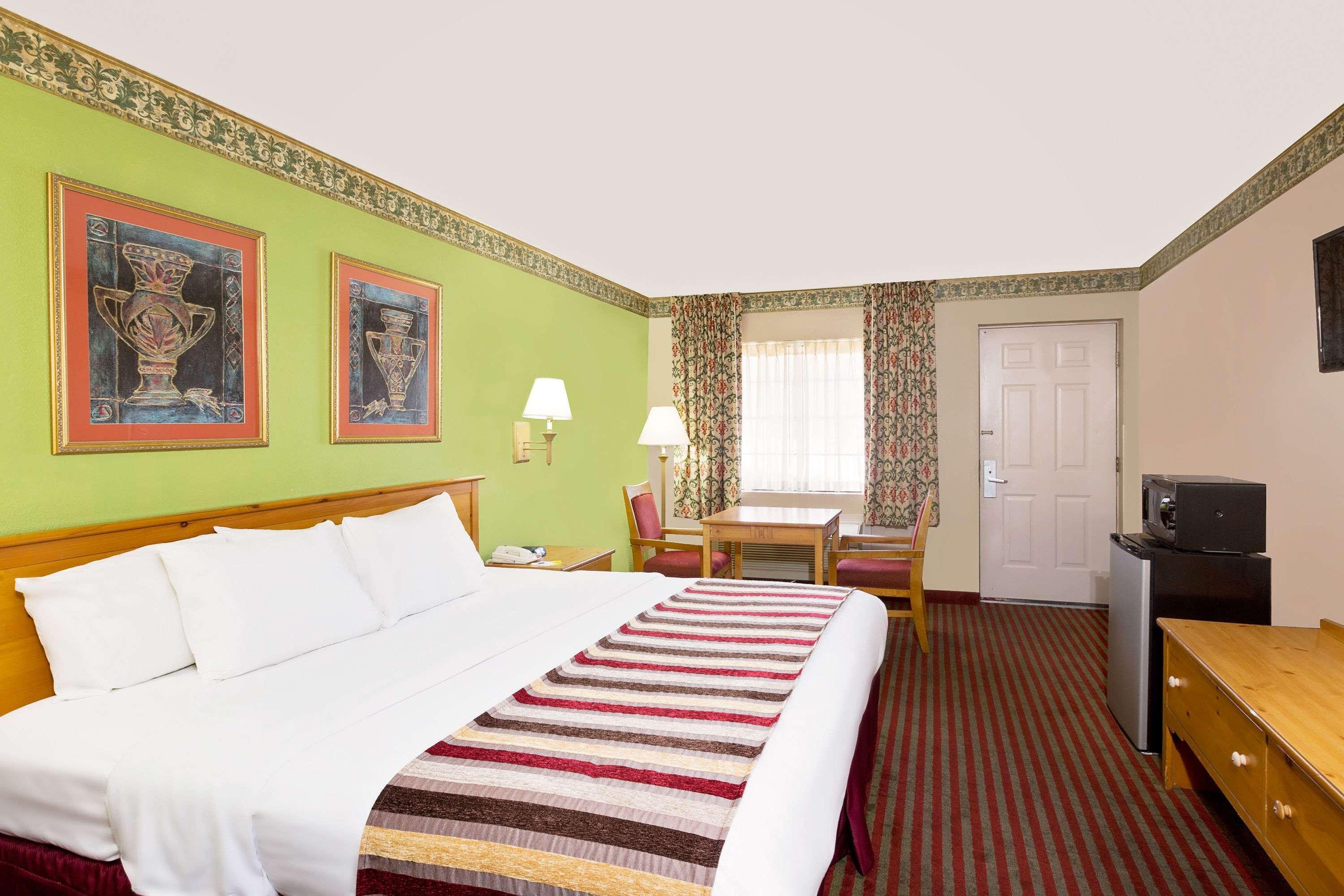 Days Inn & Suites By Wyndham Starkville Luaran gambar