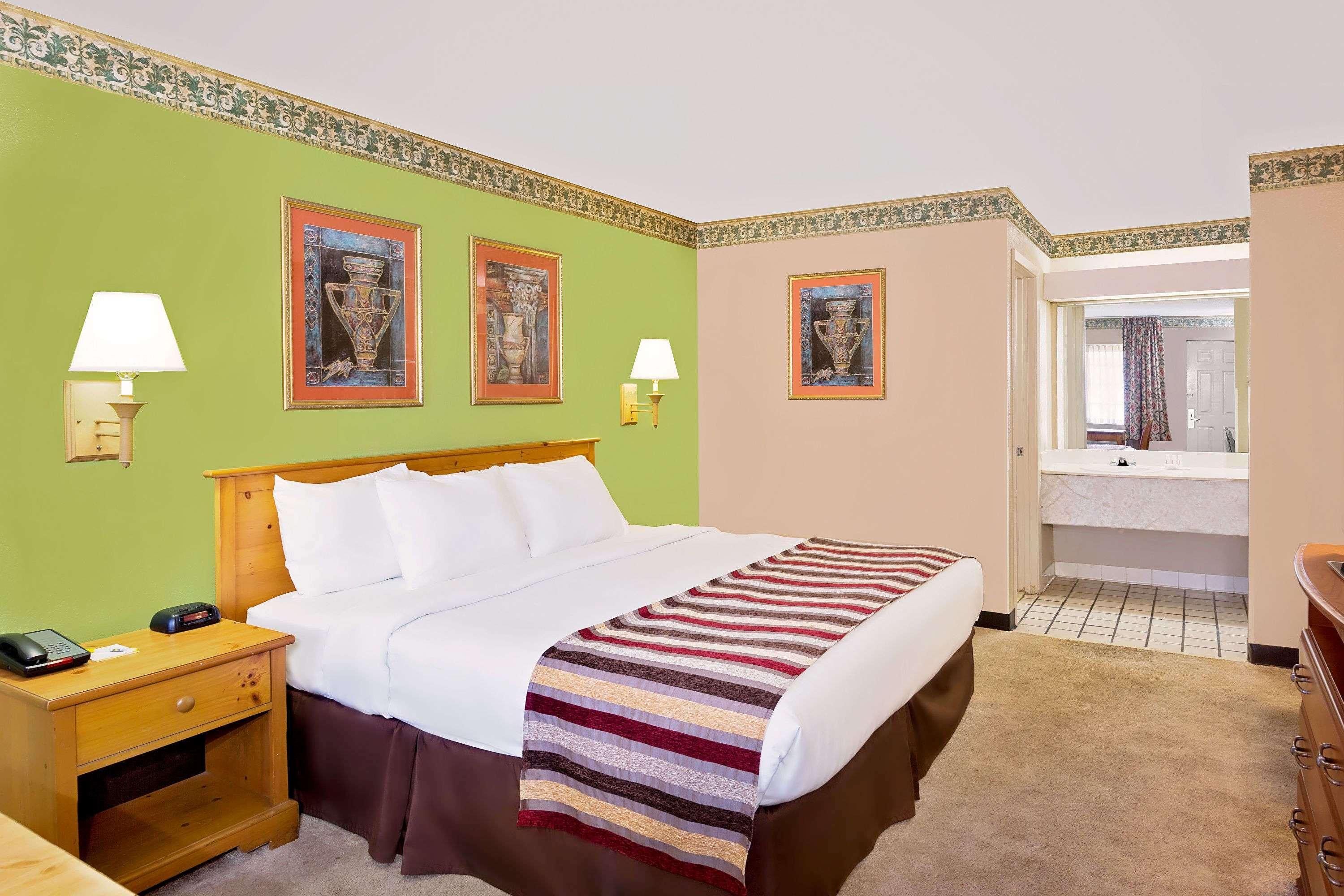 Days Inn & Suites By Wyndham Starkville Luaran gambar