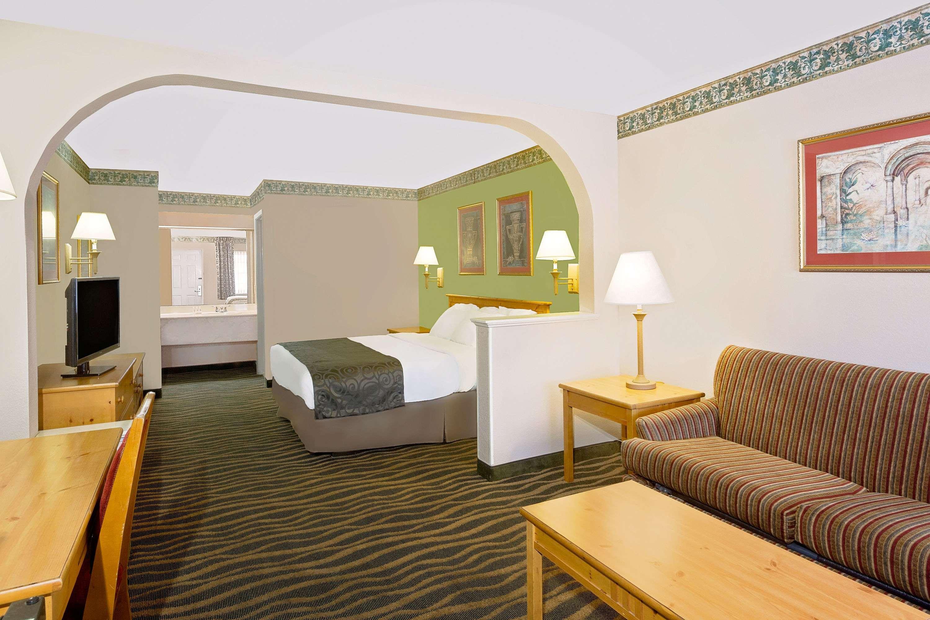 Days Inn & Suites By Wyndham Starkville Luaran gambar