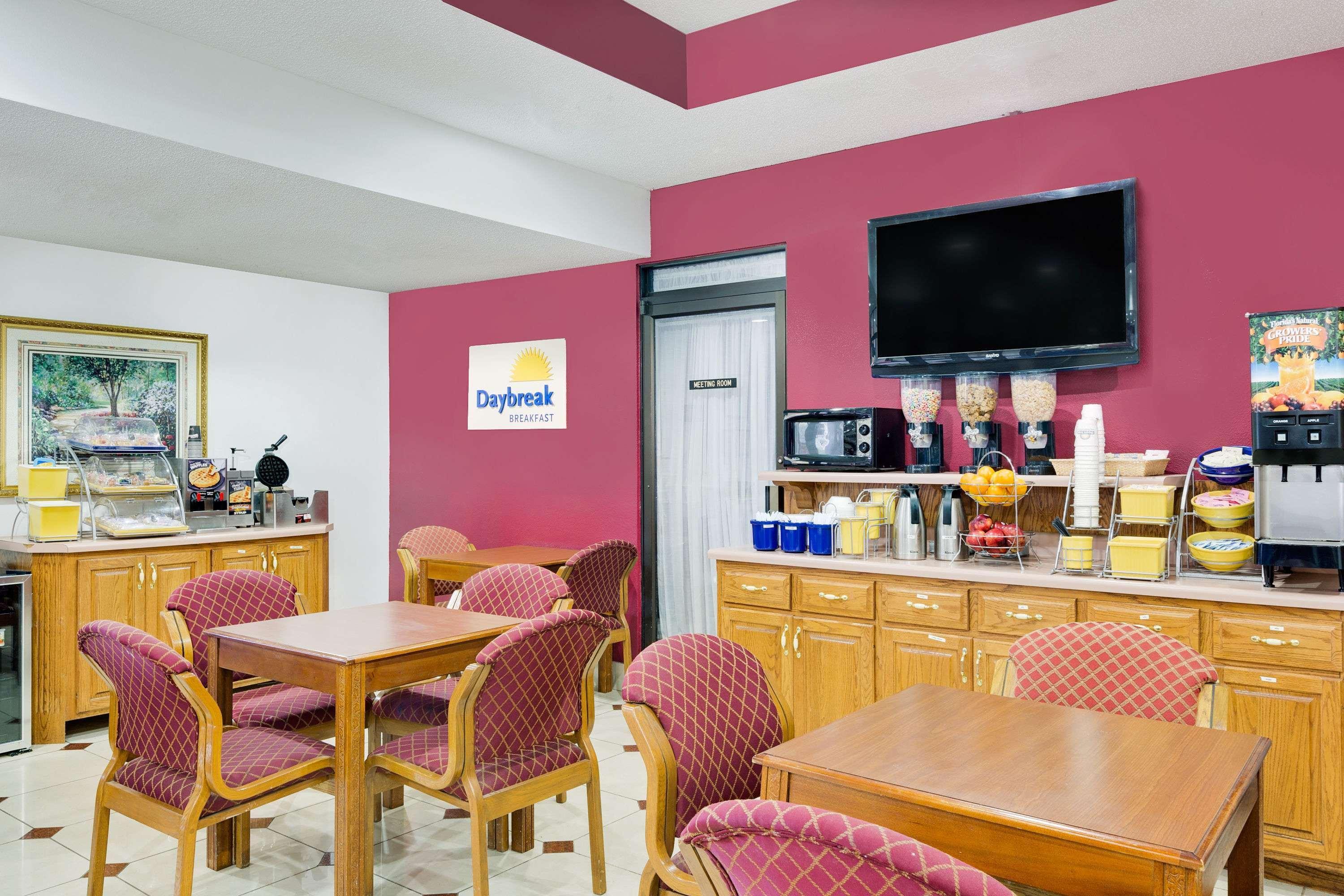 Days Inn & Suites By Wyndham Starkville Luaran gambar