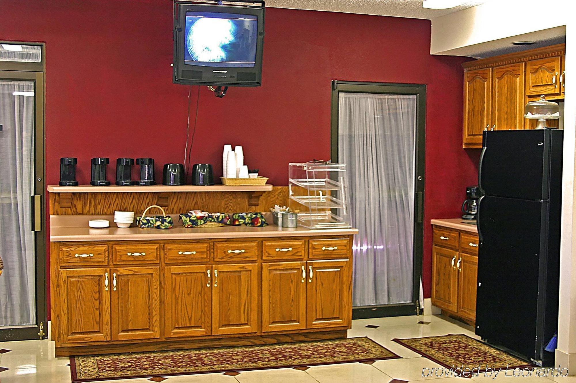 Days Inn & Suites By Wyndham Starkville Restoran gambar